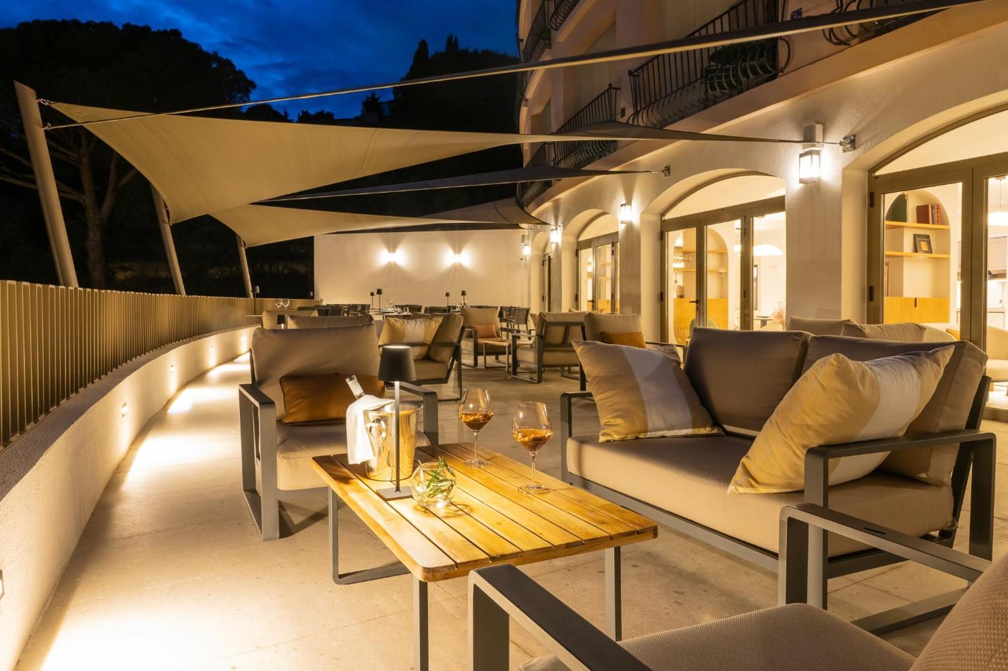 Hotel Du Parc Cavalaire Sur Mer ภายนอก รูปภาพ